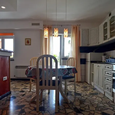 Guest house Aurora 4*
